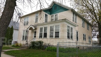 Building Photo - 407 N Elm Ave