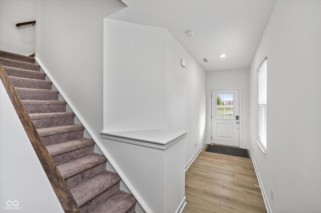 Foto del edificio - 15254 Swallow Fls Wy