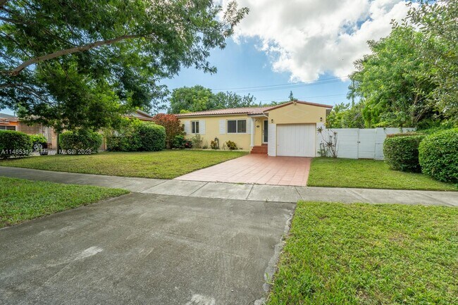 Foto del edificio - 3680 SW 21st St