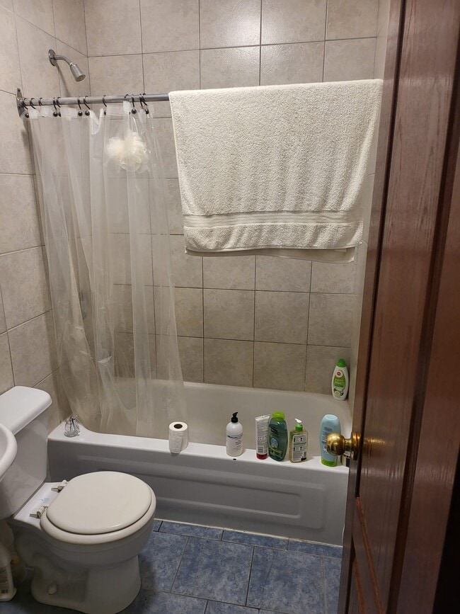 Building Photo - 4399 Boul Saint-Laurent