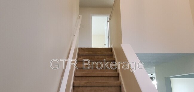 Foto del edificio - 5591 Rock Lake Dr