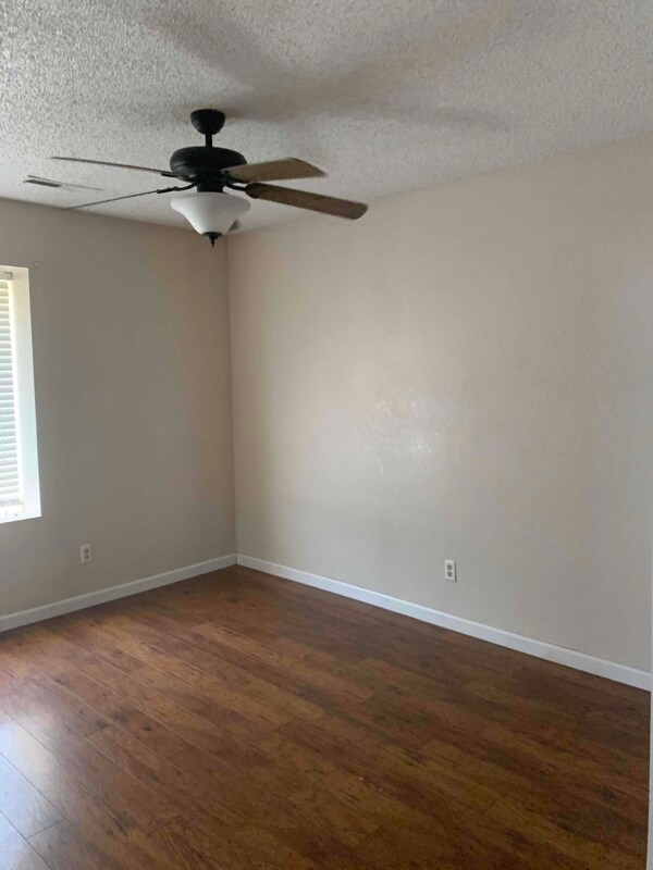 Foto del edificio - 3101 Chestnut Dr
