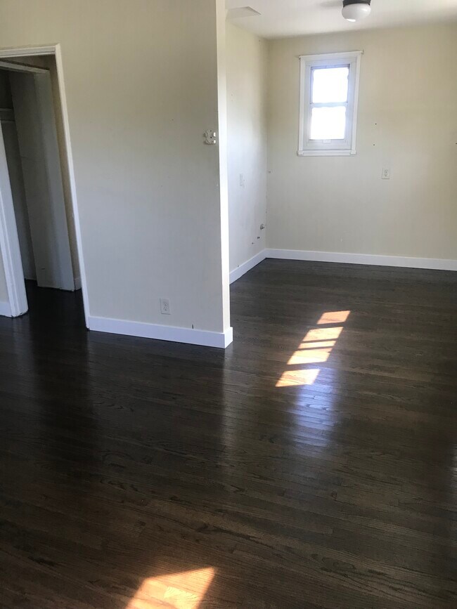 Master bedroom - 10006 S Manhattan Plz