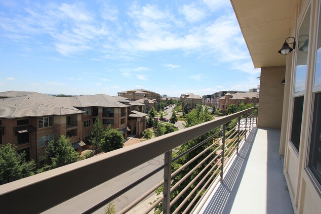 Foto del edificio - Gorgeous Corner Unit DTC Condo
