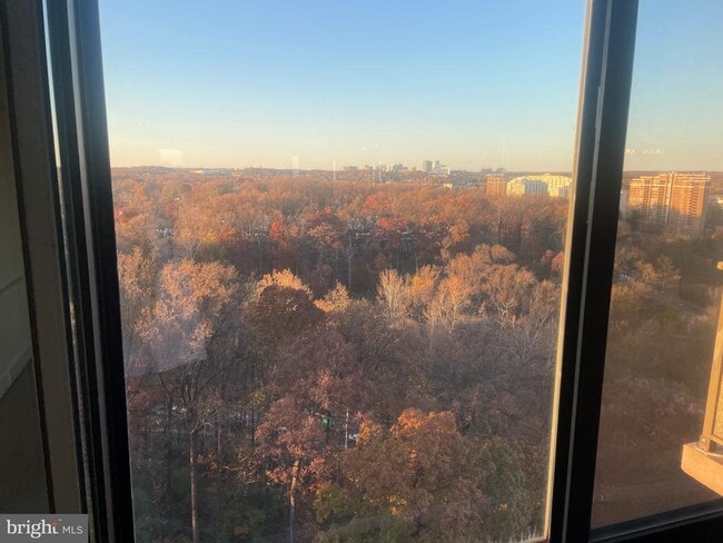 Building Photo - 5225 Pooks Hill Rd