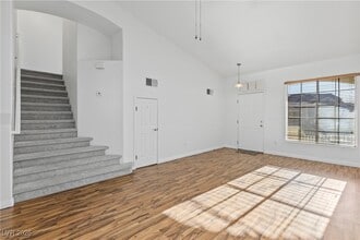 Building Photo - 9475 S Soloshine St