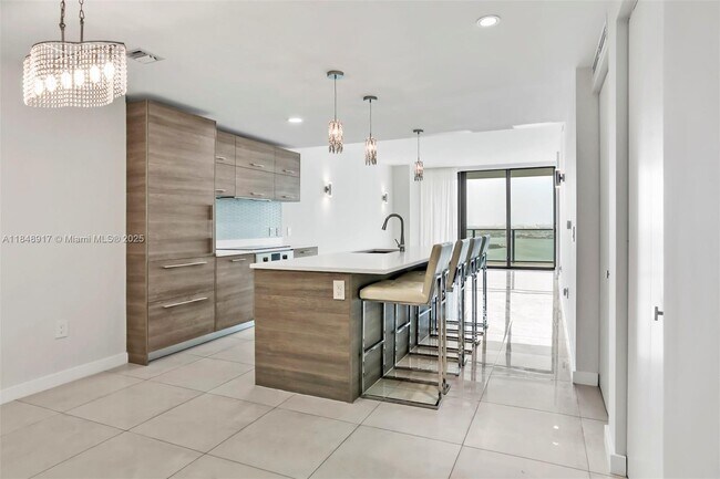Foto del edificio - 650 NE 32nd St