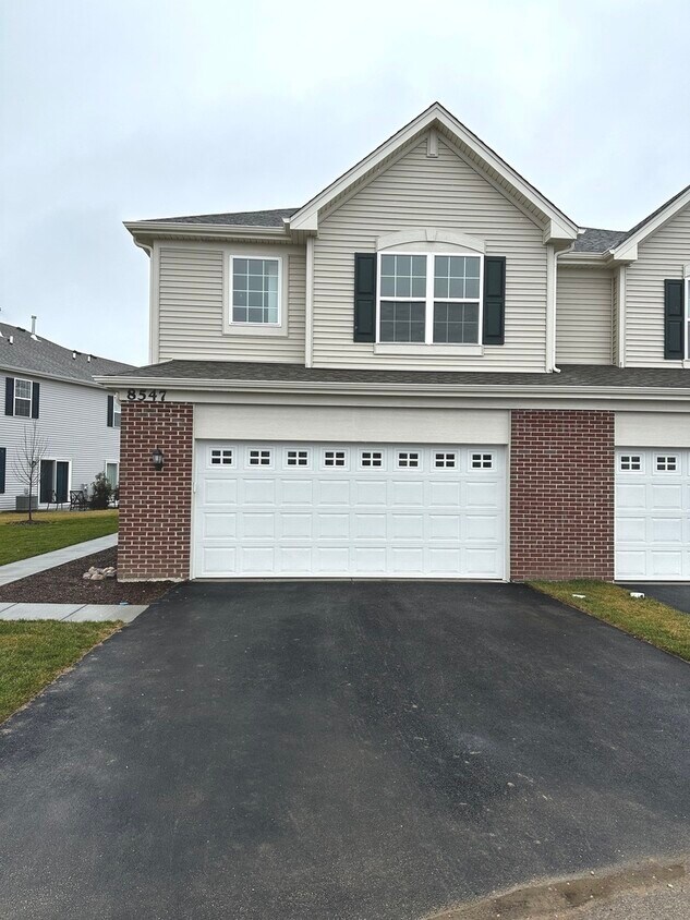 8547 Stillwater Rd, Wonder Lake, IL 60097 Townhome Rentals in Wonder Lake IL