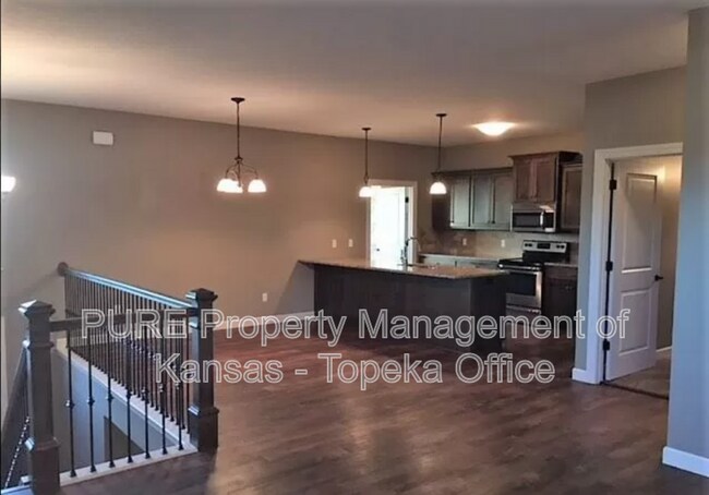 Building Photo - 4415 SE Gemstone Ln