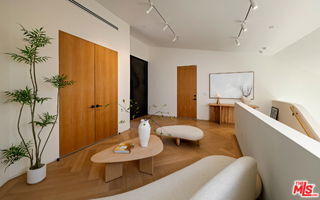 Foto del edificio - 3699 Alta Mesa Pl