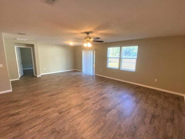 Building Photo - 867 Cameron Oaks Pl