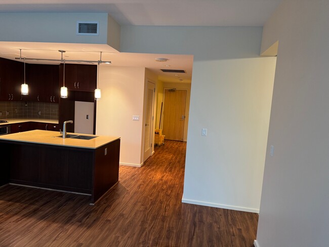 Entry Hall - 35 E 100 S