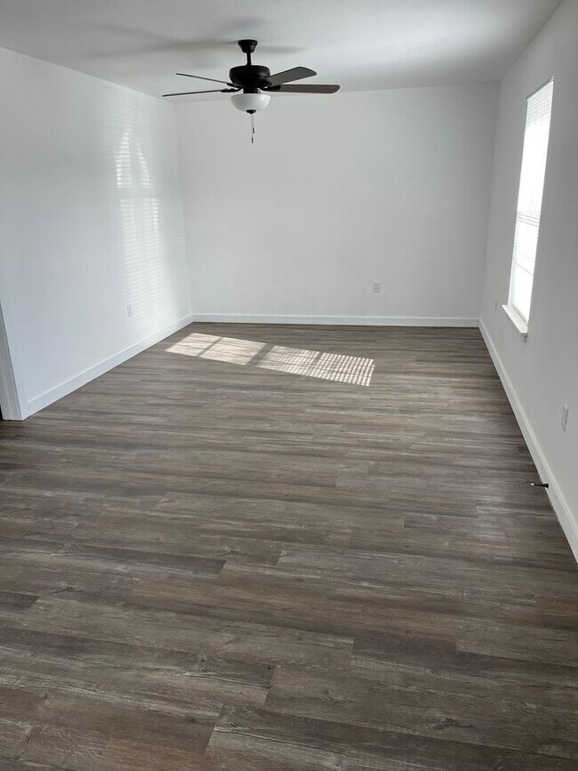 Building Photo - NEW DUPLEX OUTSIDE OF TOWN