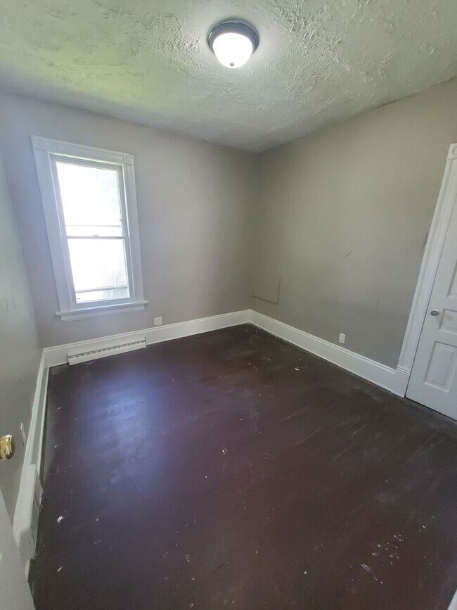 Building Photo - 2168 N 37th St. (Duplex)