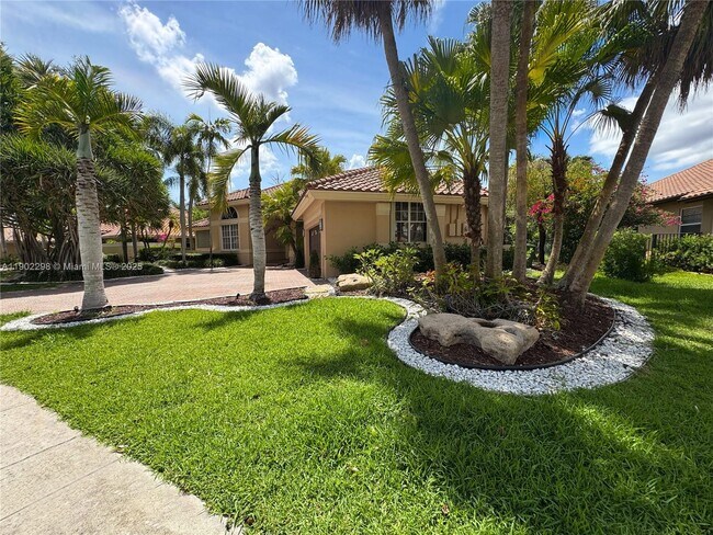 Building Photo - 375 Sabal Way