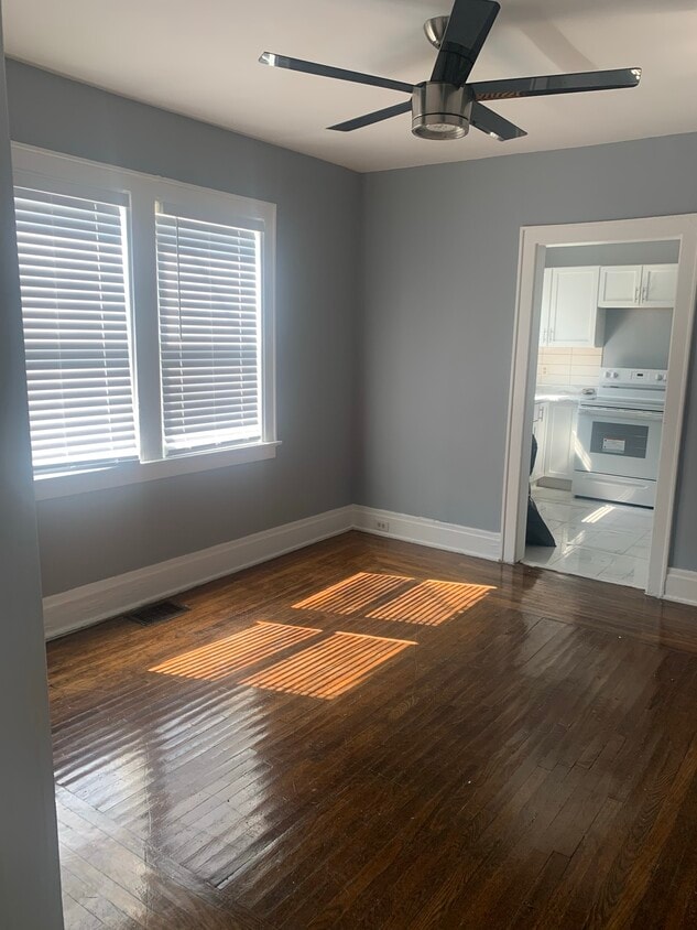 Foto del edificio - 2220 Mcgregor Pl