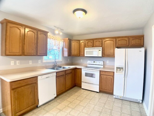 200 Skyview Circle - Kitchen - 200 Skyview Cir