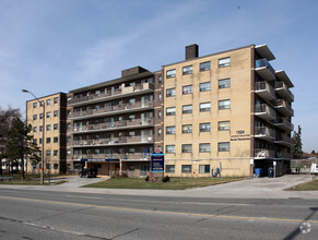 Building Photo - 1524 Lawrence Ave W Apartments