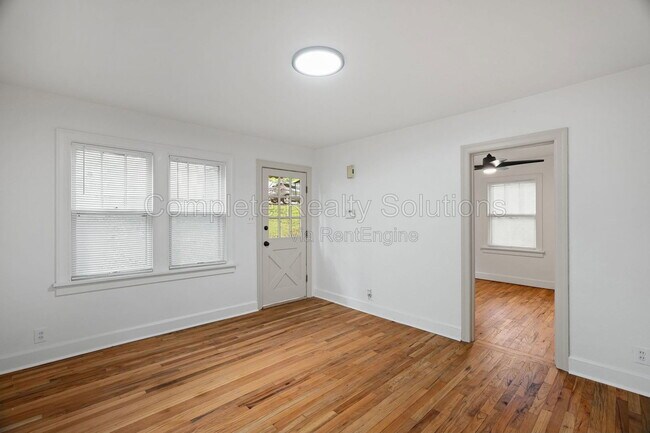 Foto del edificio - 10030 Bon Oak Dr