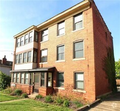 Building Photo - 1423 Hillsdale Ave