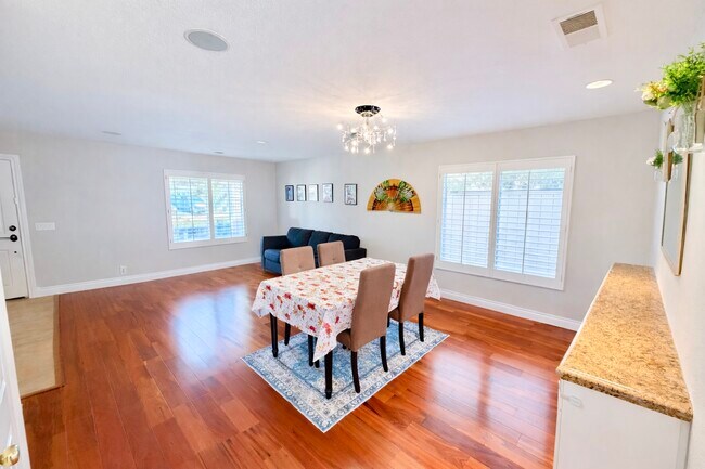 Foto del edificio - 730 Via Barquero