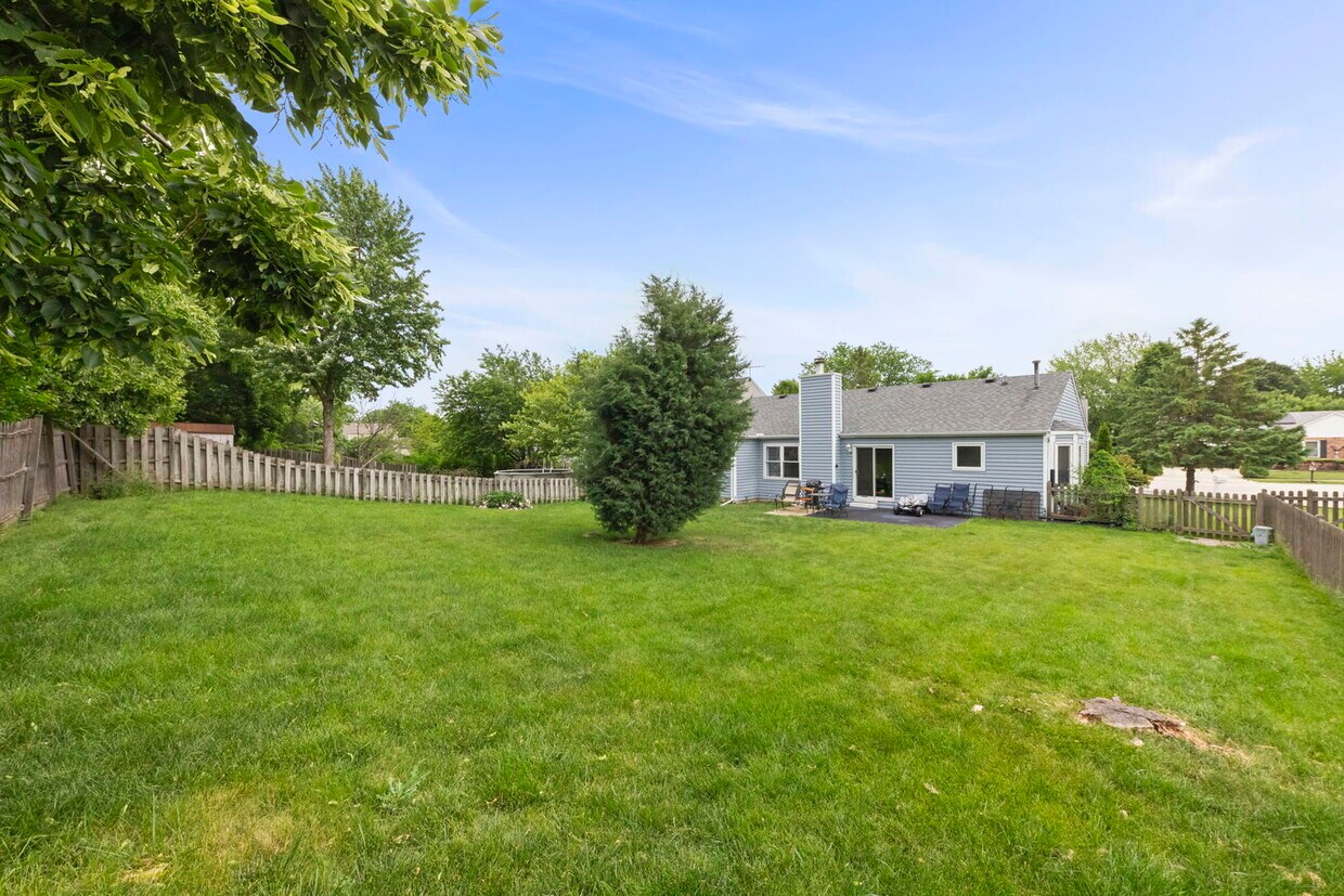 Building Photo - 2980 Pineland Ct