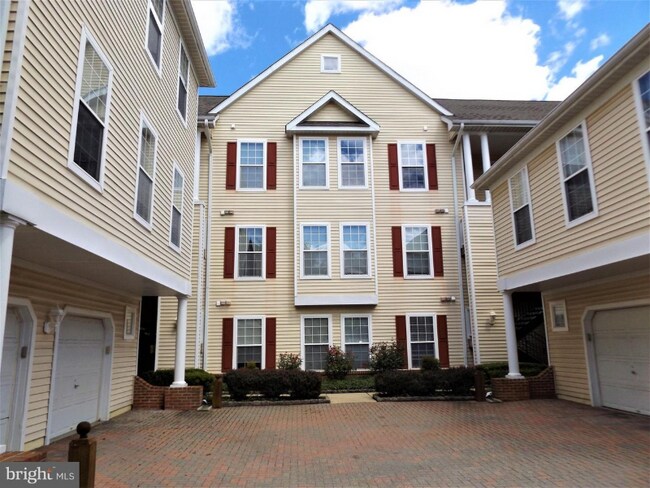 Foto del edificio - 5000 Willow Branch Way