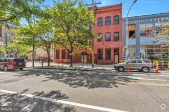 Building Photo - 1406-10 Fairmount Ave