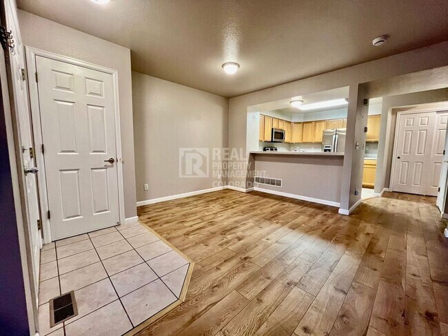 Building Photo - 2120 Timber Creek Dr