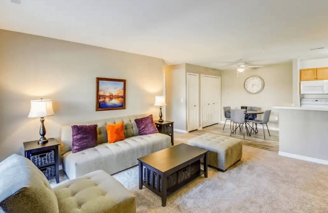 Building Photo - Stratford Place at Brownstown