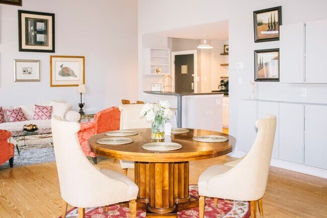 Foto del edificio - 404 N Laurel Ave
