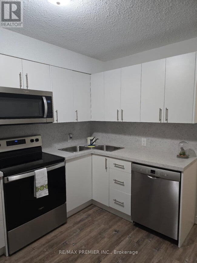Building Photo - 54 Habitant Crescent
