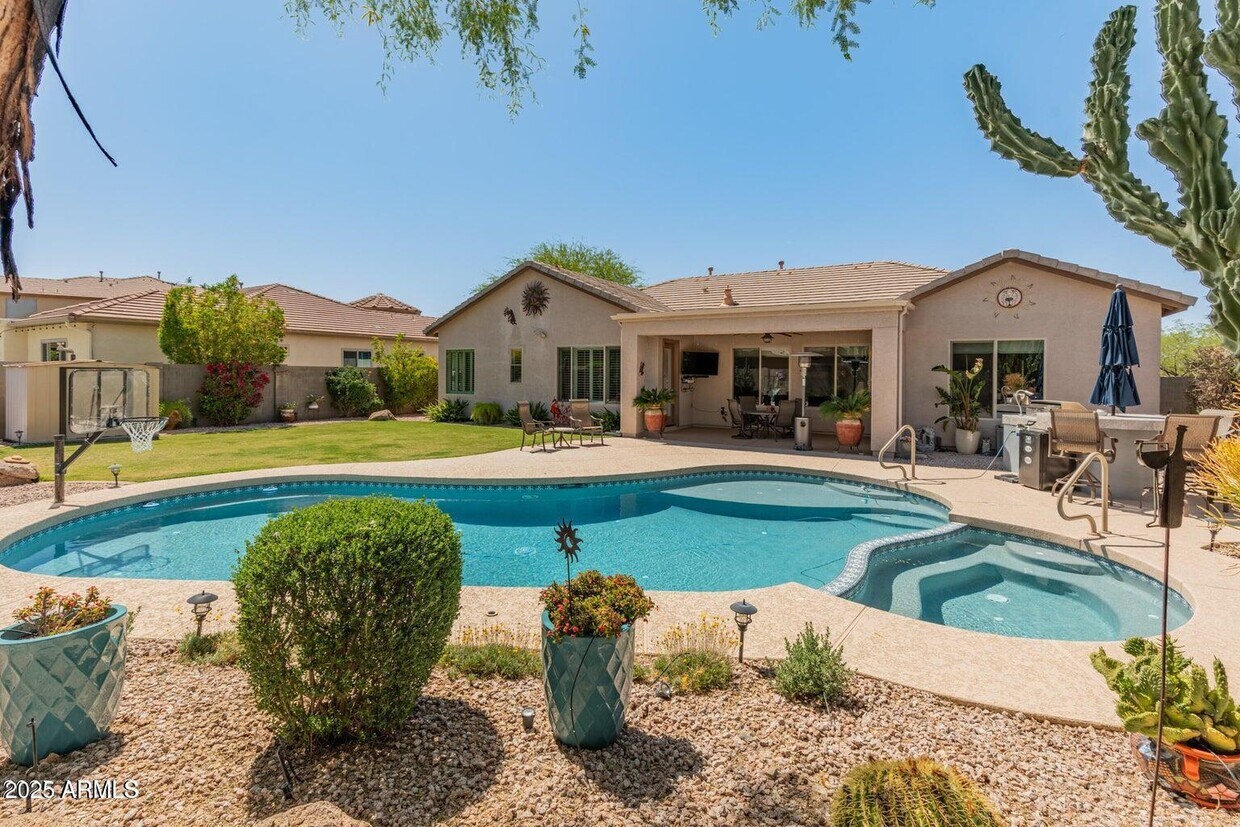Foto principal - 2222 W Morse Ct