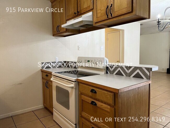 Foto del edificio - Duplex in Midway ISD