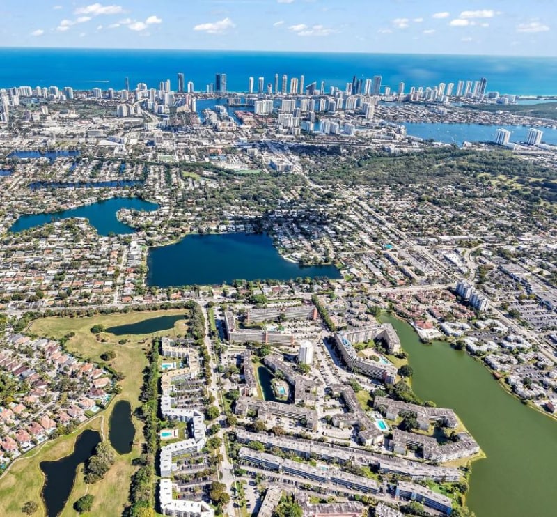 Photo - 1401 NE 191st St (North Miami Beach, FL)