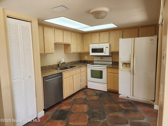 Foto del edificio - 1145 N Shannon Ave