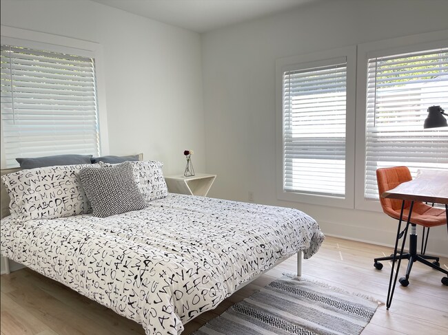 Foto del edificio - 1706 Lakeland Dr