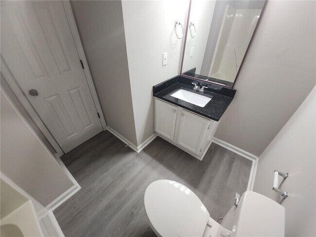 Foto del edificio - 3724 Spring Garden Ln