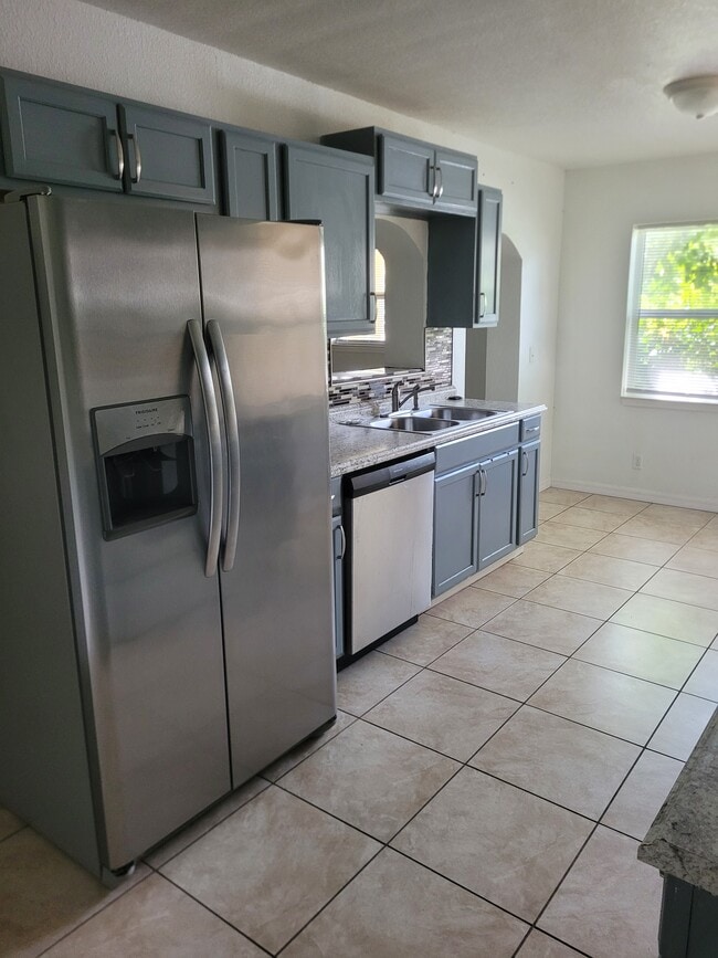 Foto del edificio - 409 Armour Ave