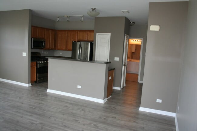Building Photo - 2501 Echelon Cir