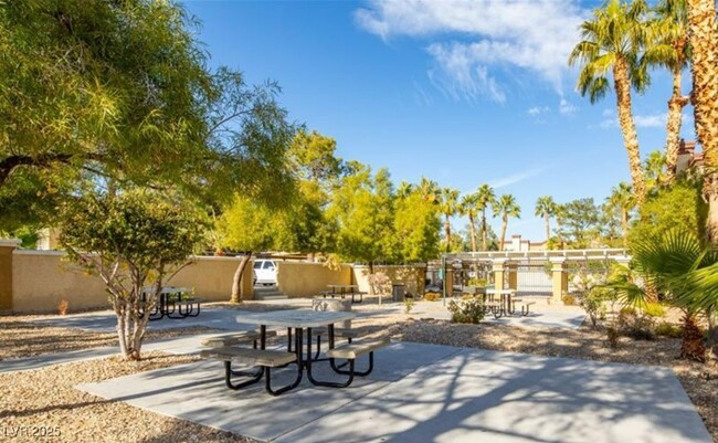 Building Photo - 2801 N Rainbow Blvd