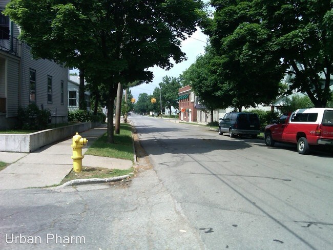Foto del edificio - 35 Straight Ave SW