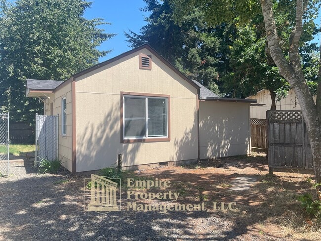 Photo - 2025 Devos St (Eugene, OR) House