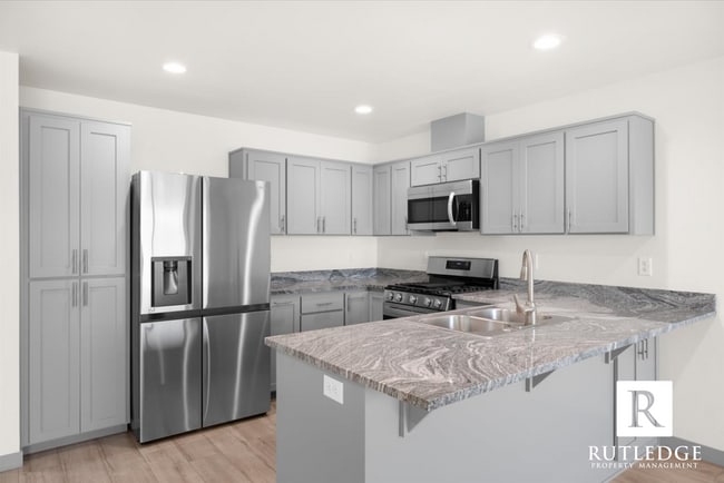 Foto del edificio - Gorgeous! Brand New 3 Bedroom Townhome in ...