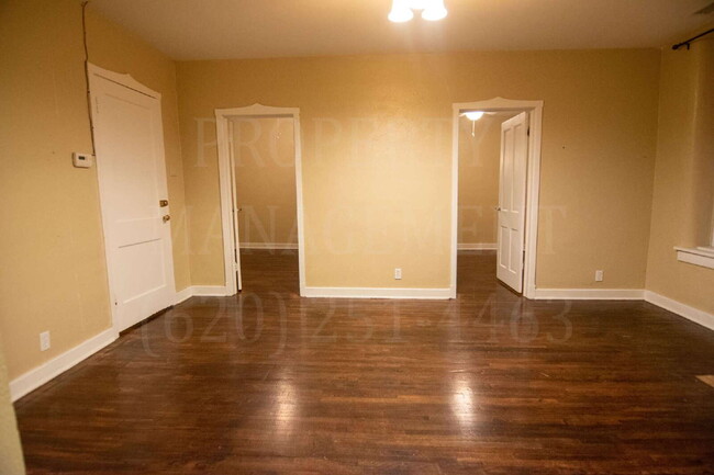 Foto del edificio - Cute Upstairs 2-Bed Apartment located down...