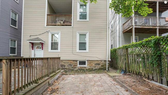 Foto del edificio - 13 Sachem St