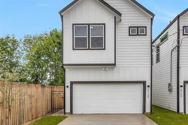Building Photo - 6918 Dumble St