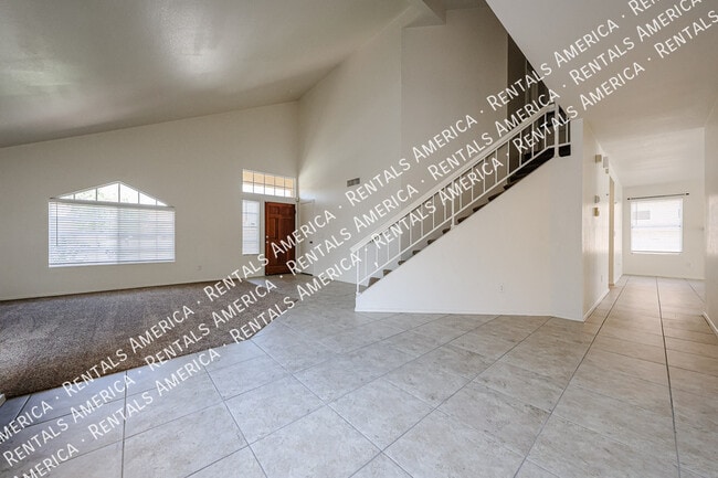 Building Photo - 2361 W Myrtle Dr