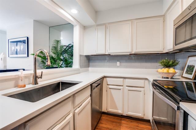 Foto del edificio - 4411 Gilbert Ave