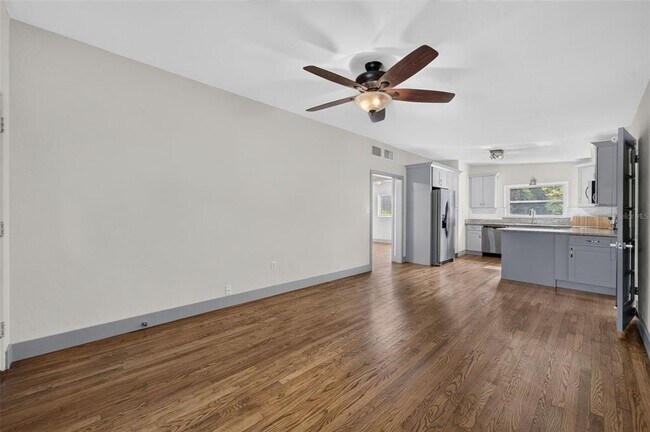 Building Photo - 1317 Cloverlawn Ave